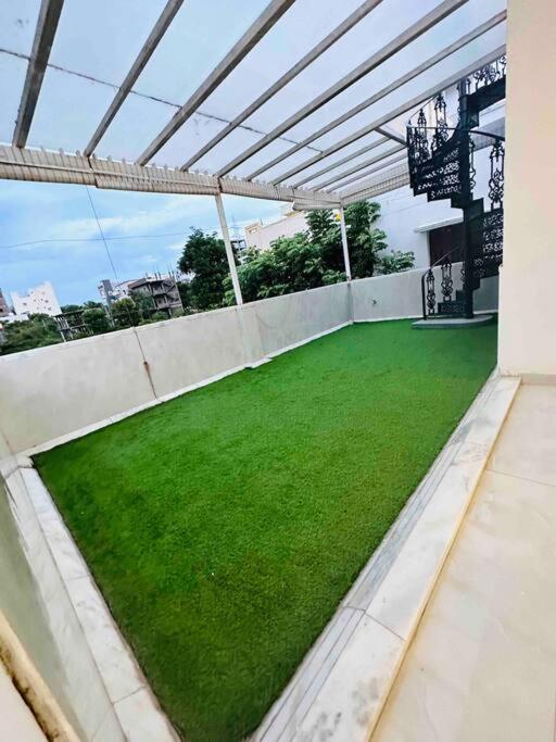 White House Sky View Theatre Villa In Gachibowli المظهر الخارجي الصورة